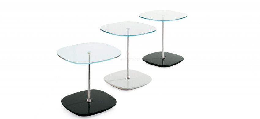Stolik kawowy Miami firmy Bonaldo ze szklanym blatem