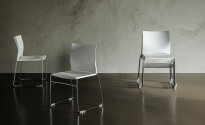 Easy Cattelan Italia - lekkie krzesło białe, czarne lub czerwone, z możliwością sztaplowania
