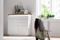 Romina MC Akcent - asymetryczna komoda z oświetleniem i blatem z litego dębu