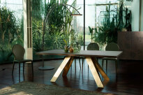 Stół  Celtis firmy Tonin Casa od 2704 € - 2